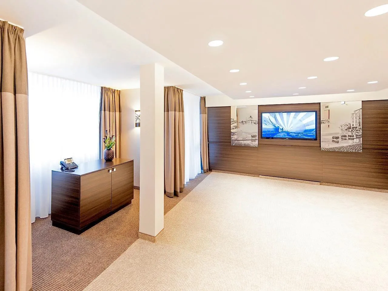 Pullman Munich Hotel 4*,