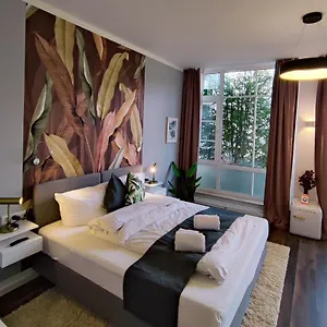 Homely 7 - Elegant Self-check-in For Urban Travelers Apartment München